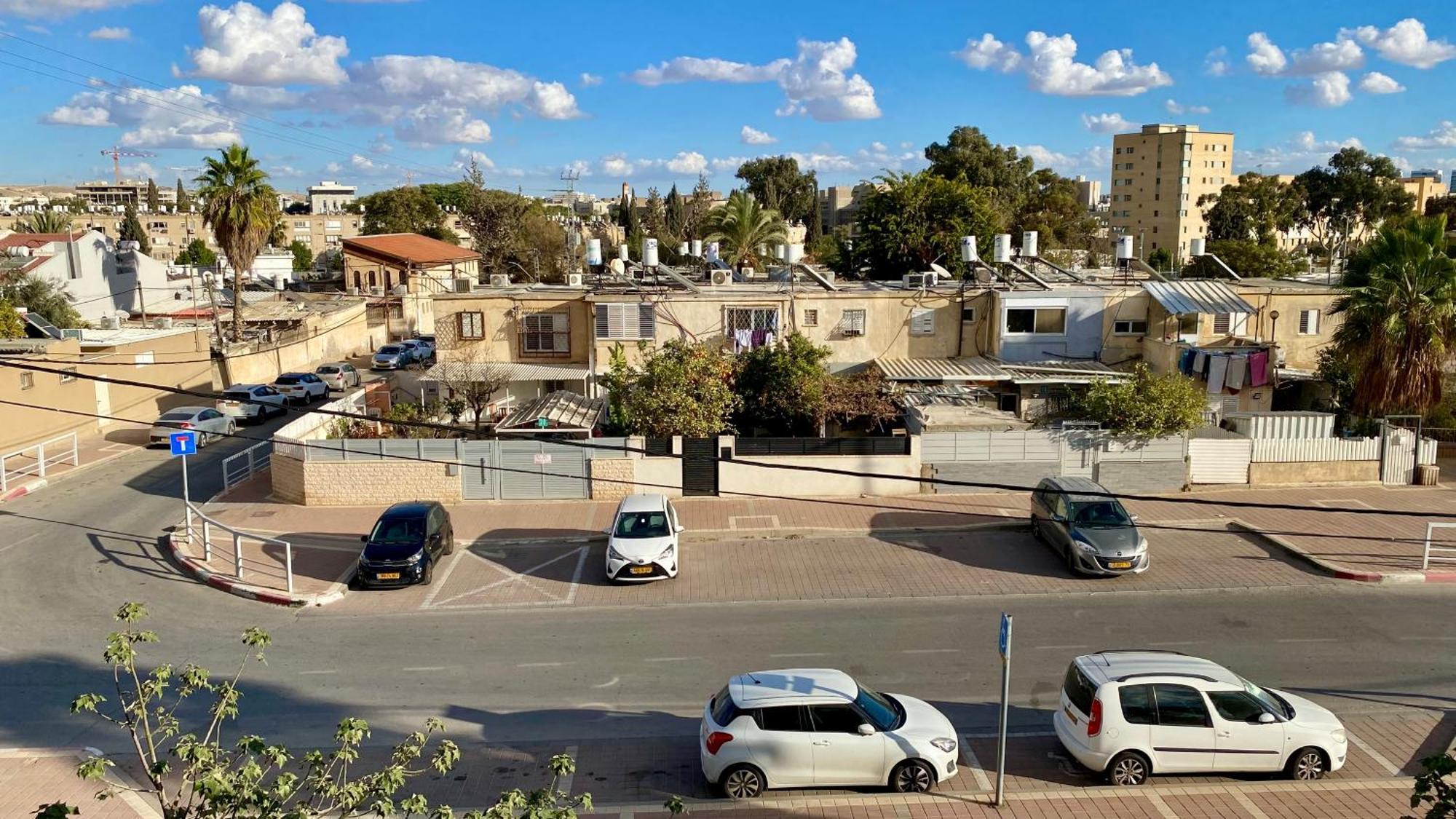 דירה יפיפיה! מיקום מעולה! אוניברסיטת בן גוריון, סורוקה, שוק, פארק! Apartment Beersheba Exterior photo