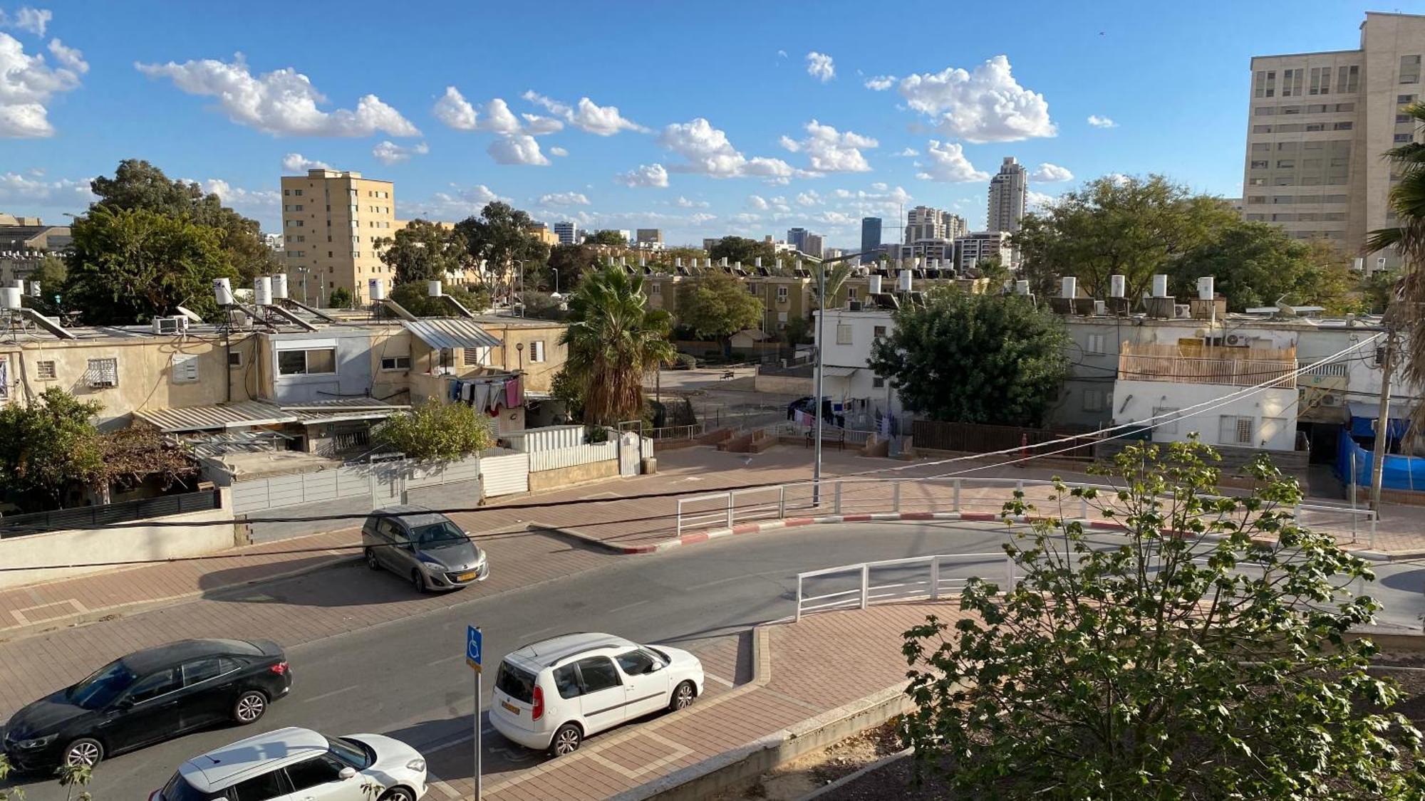 דירה יפיפיה! מיקום מעולה! אוניברסיטת בן גוריון, סורוקה, שוק, פארק! Apartment Beersheba Exterior photo
